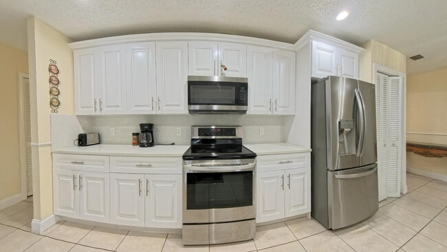 Building Photo - 13484 Jonquil Ct