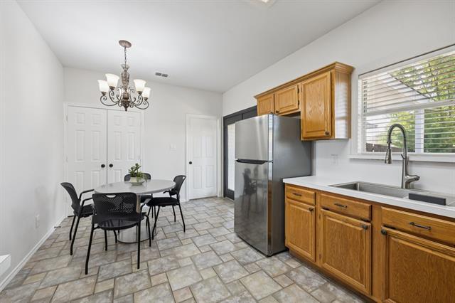 Building Photo - 1823 Dew Valley Dr
