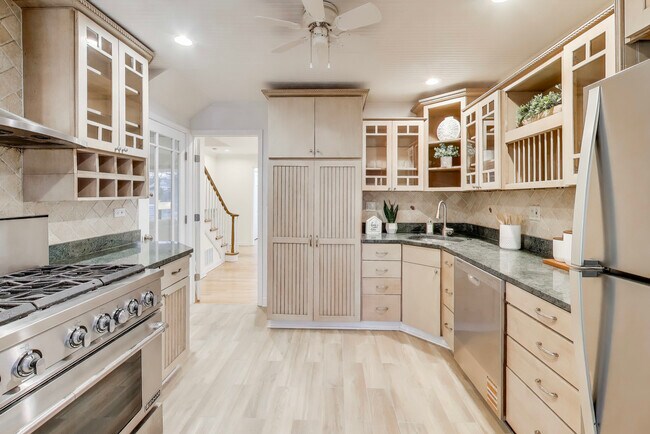 Building Photo - 403 Dalton Ave