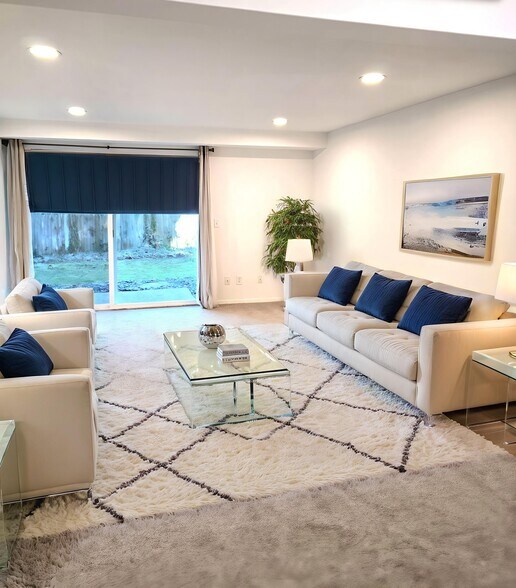 Very large sized living room with a slider to outside patio and gorgeous grounds - 9906 NE 124th St