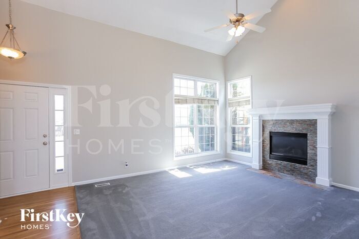 Building Photo - 9014 N Hull Ave