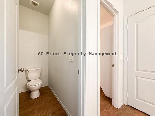 Building Photo - 6919 S 37th Glen