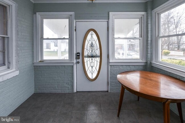 Building Photo - 3802 Cedar Dr