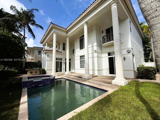 Building Photo - 996 Sanibel Dr