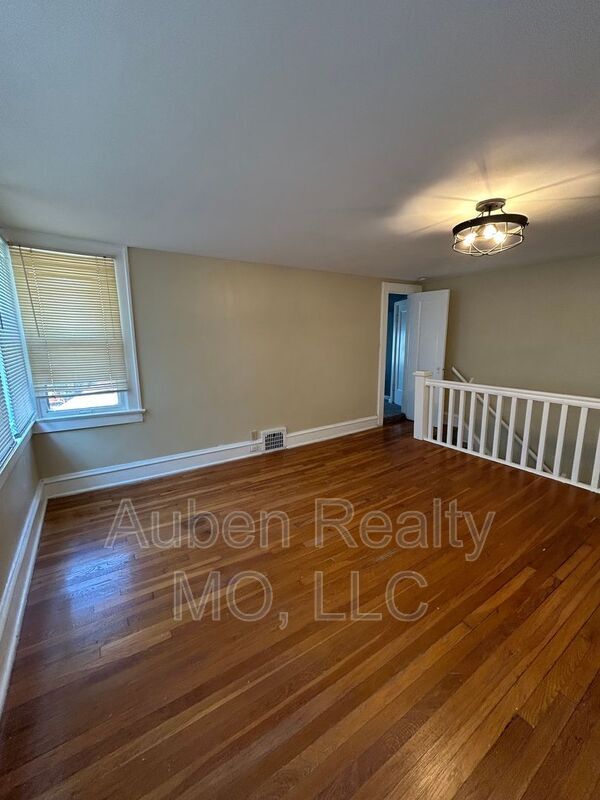 Building Photo - 5514 Harrison St