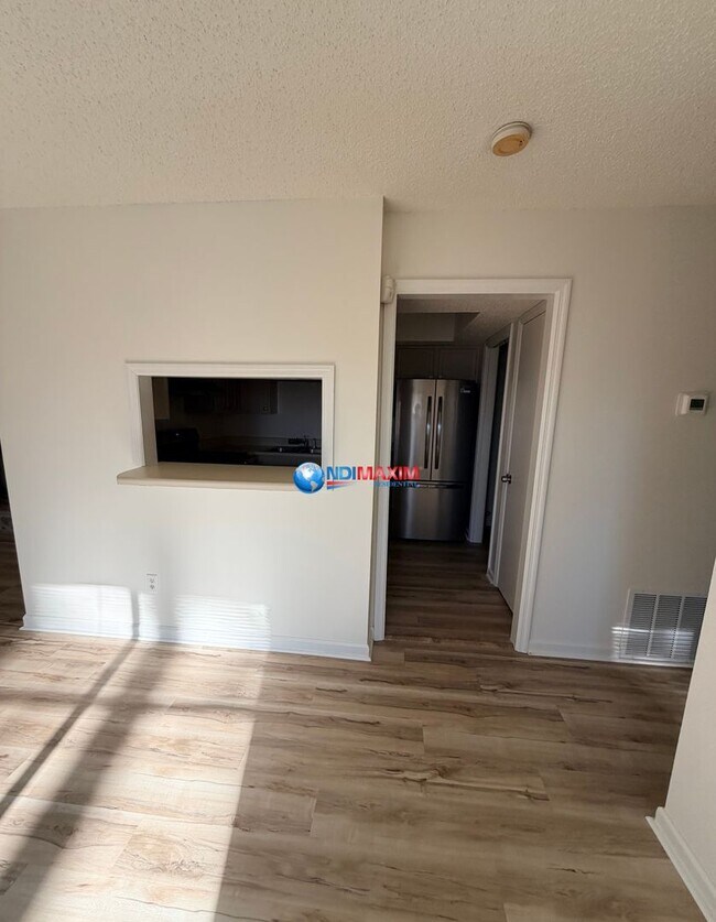 Building Photo - Renovated townhouse in Peachtree Corners