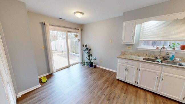 Building Photo - 5472 Chatham Lake Dr