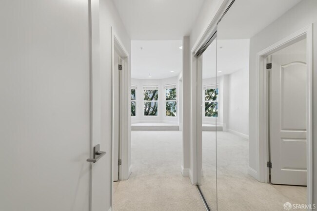 Building Photo - 425 14th St