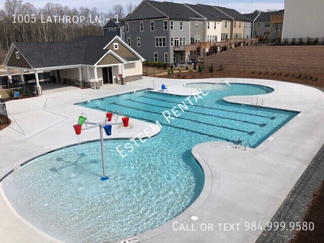 Building Photo - 1005 Lathrop Ln