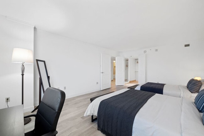 Building Photo - 848 Pacific Ave