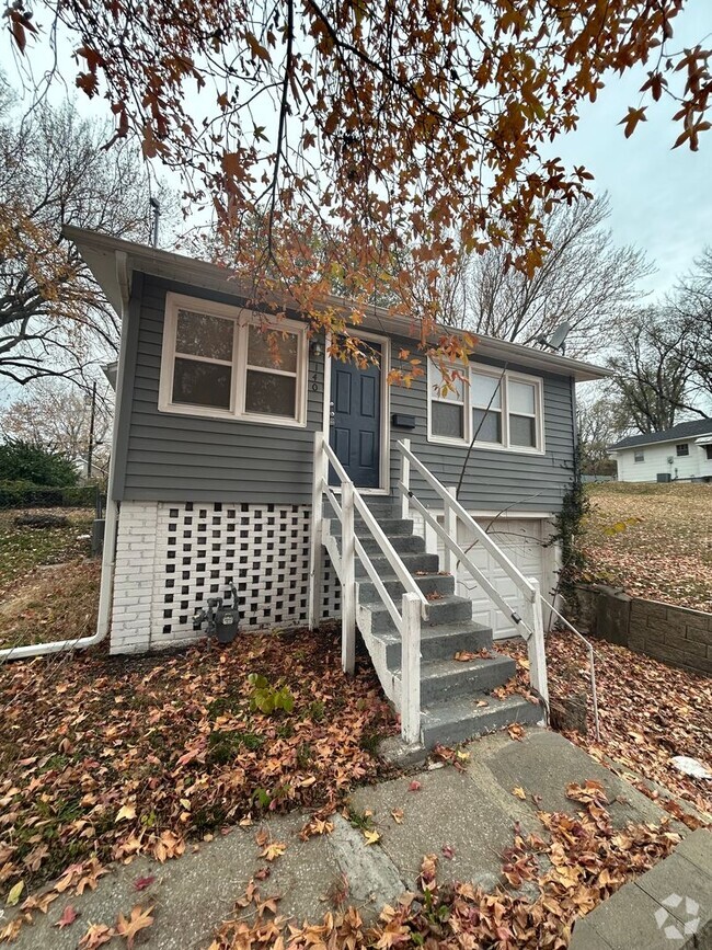 Building Photo - Available Now! 3 Bed 1 Bath Home! $1250.00