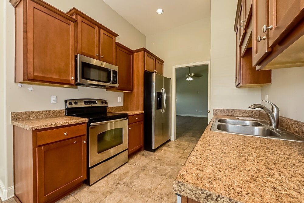 Building Photo - 45 Clover St