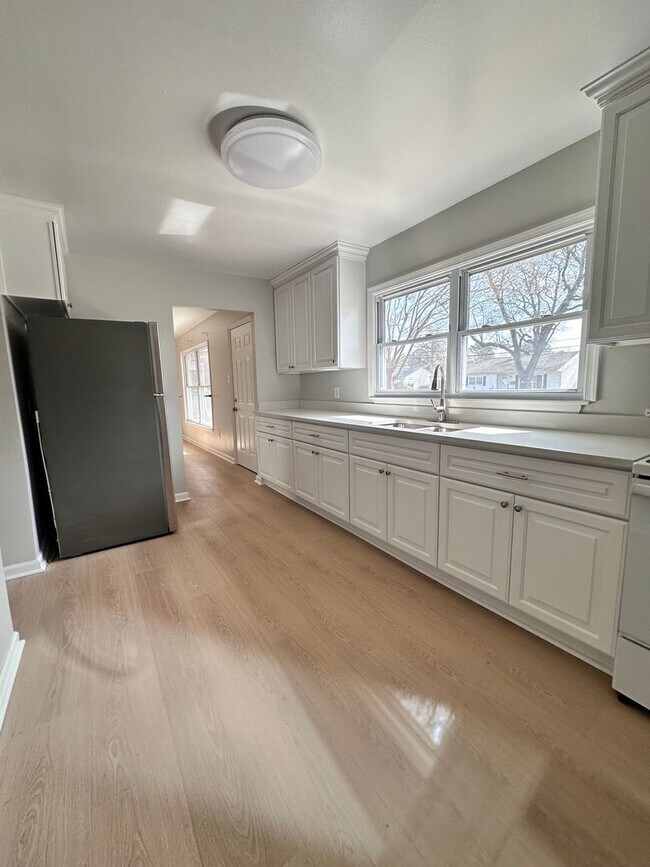 Building Photo - Diamond Springs Rd, Virginia Beach