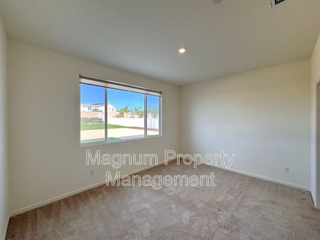 Building Photo - 31310 Reserve Dr