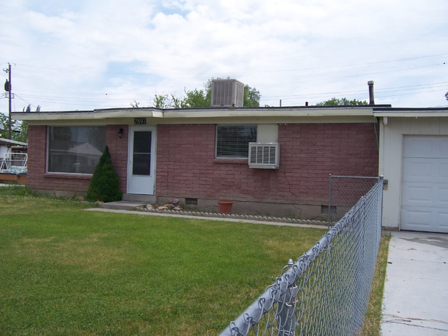 Building Photo - 2897 S 3050 W