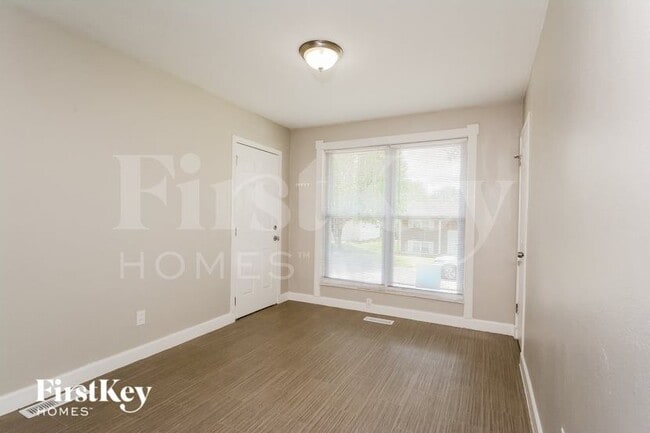 Building Photo - 1555 Florida Dr
