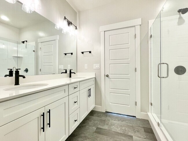 Building Photo - Gorgeous Lehi Home at The Exchange!