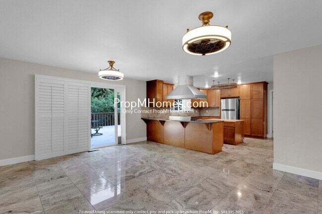 Building Photo - Stylish Updated Four Bedroom Home in Beaverton!