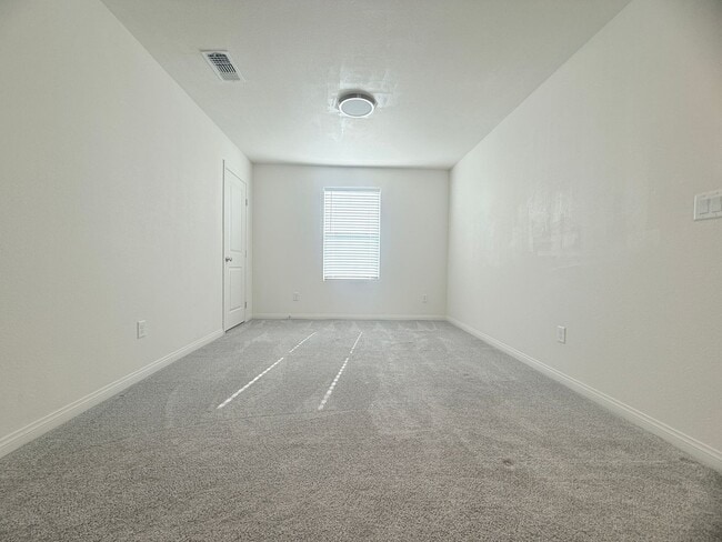 Building Photo - Wonderful upgraded two story single house