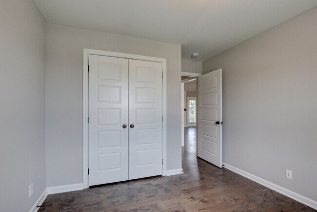 Building Photo - 1092 Barnhill Rd
