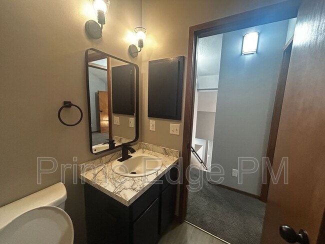 Building Photo - 1741 Ridgehaven Ct