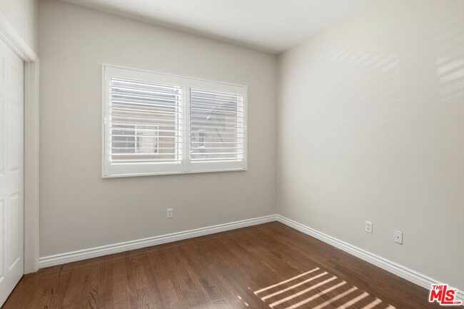 Building Photo - 6840 De Celis Pl