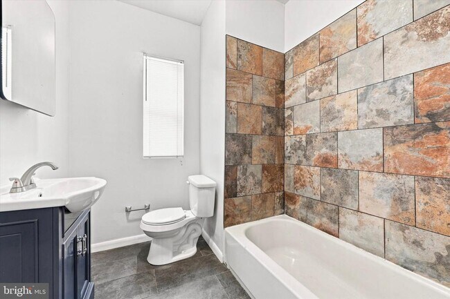 Building Photo - 1219 S 46th St