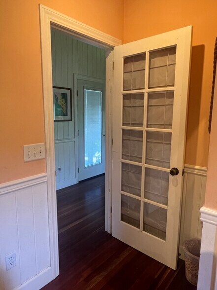 bedroom door and front porch entry in backgr - 83-5515 Hawaii Belt Rd
