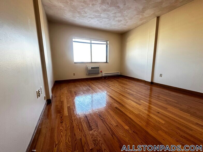 Building Photo - 1110 Commonwealth Ave