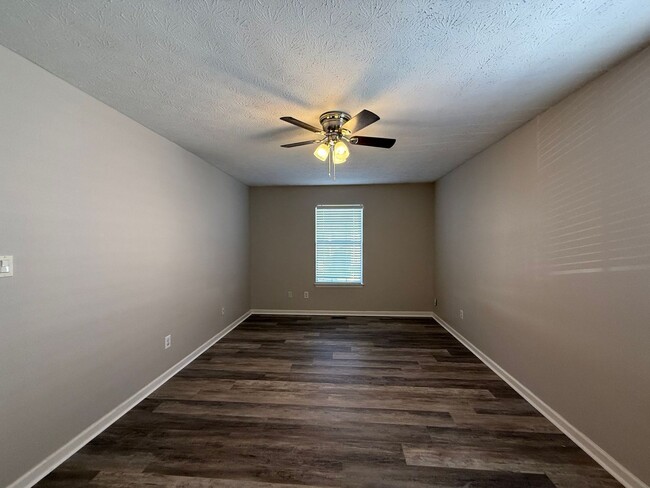 Building Photo - Spacious 4-Bedroom Home in Desirable Lee’s Mill! "ASK ABOUT OUR ZERO DEPOSIT"