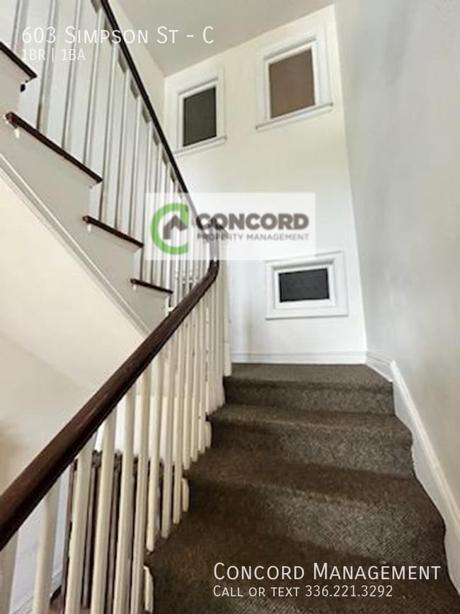 Building Photo - 603 Simpson St