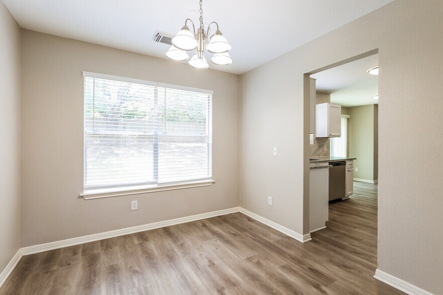 Building Photo - 10503 Coyote Hill