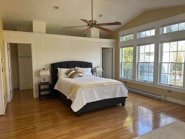 Building Photo - Beautiful Annapolis Home