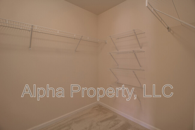 Building Photo - 438 Christiane Way