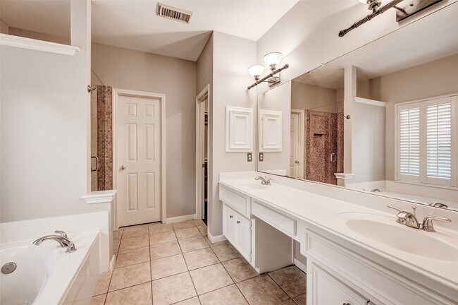 Building Photo - 22726 Shannon Falls Ct