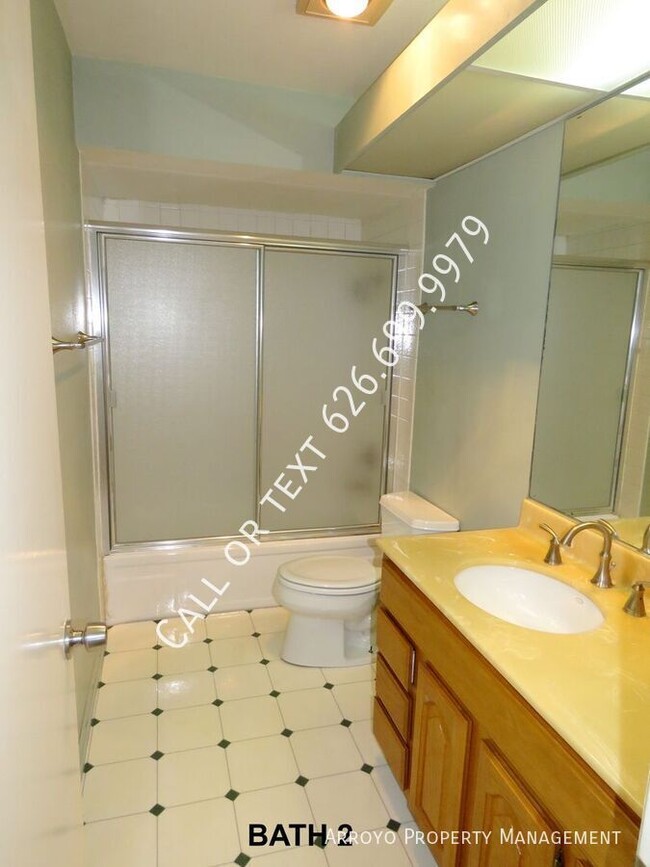 Building Photo - 617 Cabrillo Villas
