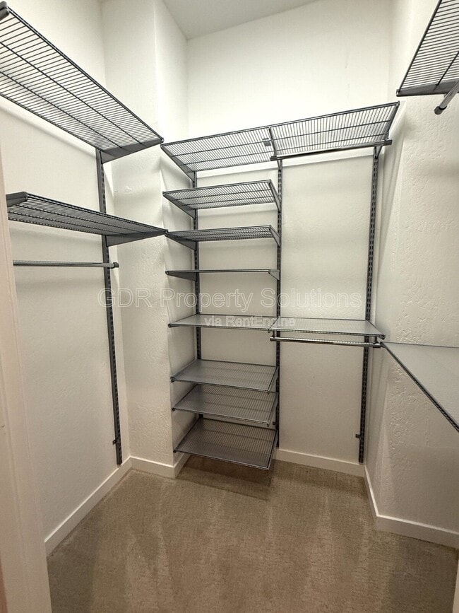 Building Photo - 3600 Central Ave SE