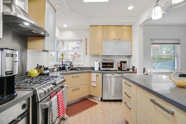 Building Photo - 3783 Stewart Ave