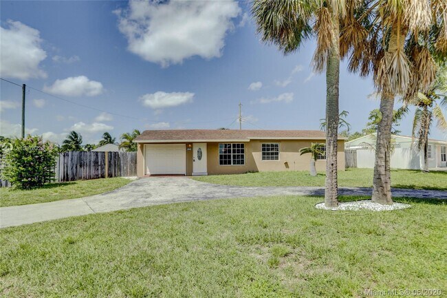 Primary Photo - 4961 SW 17th St