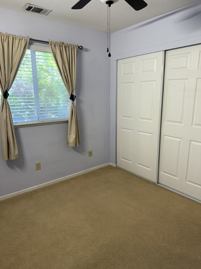 Building Photo - Charming 3 Bedroom 2.5 Bathroom Home in Pr...