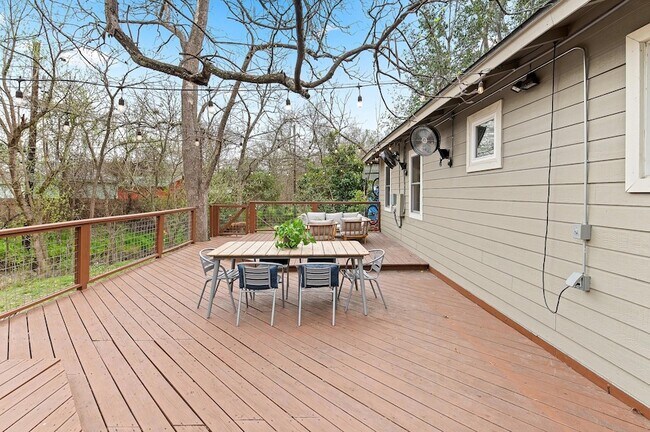 Building Photo - 3503 Vineland Dr