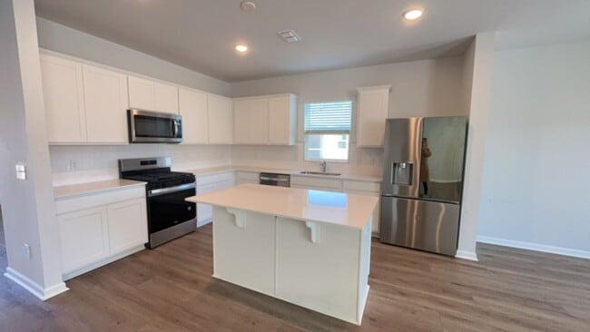 Building Photo - Stunning 5 Bedroom Home in Cane Bay