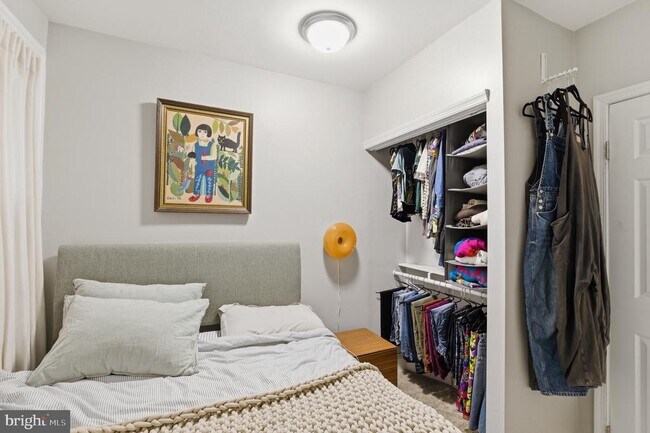 Building Photo - 869 N 29th St