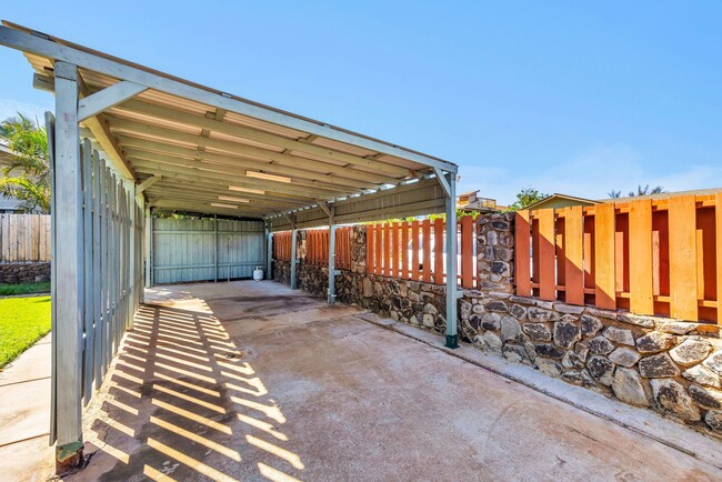 Building Photo - 305 Uala Pl