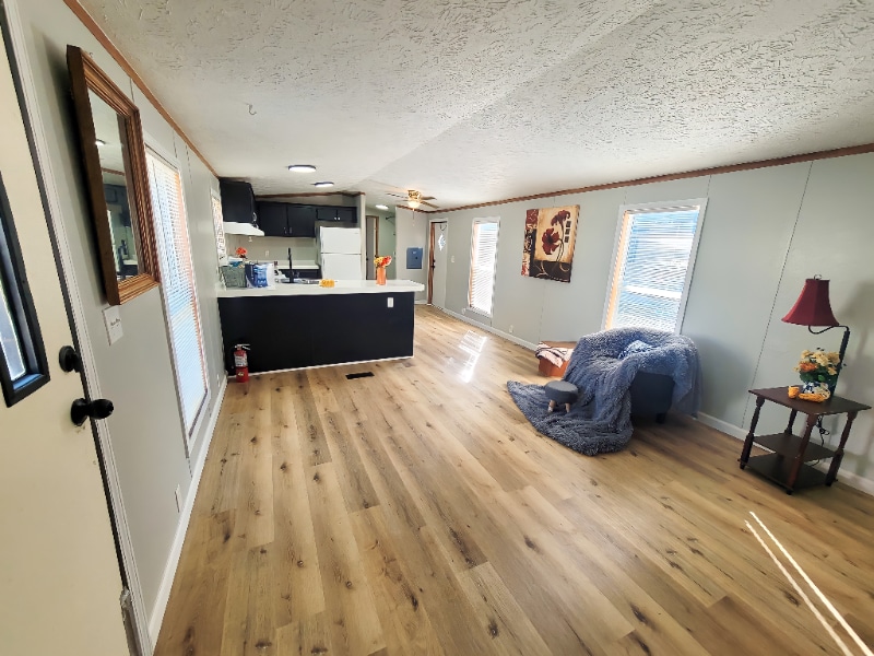 Building Photo - 44 Deerwood Park