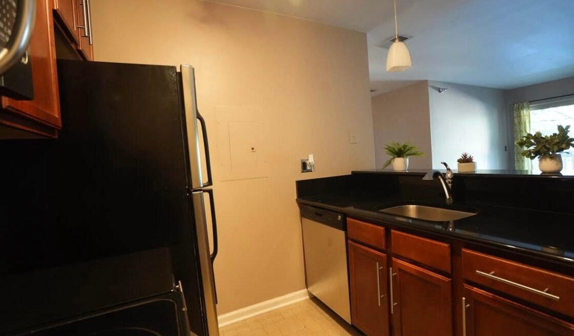 Building Photo - 104 Glengarry Dr