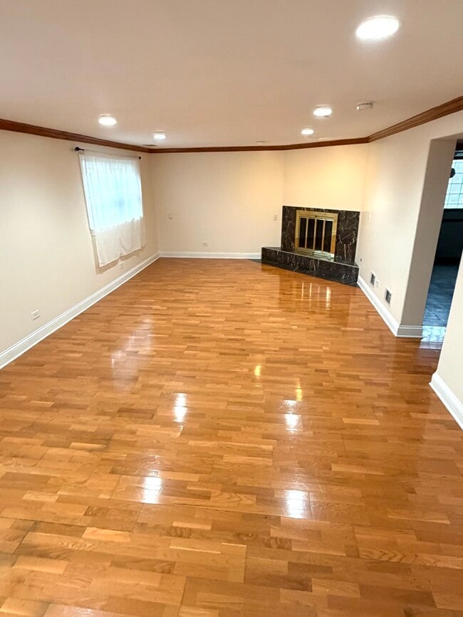 Building Photo - 1814 Holly Ave