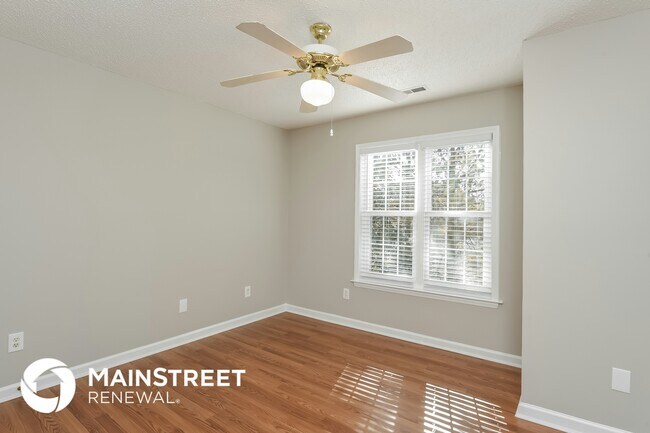 Building Photo - 4708 Valley Stream Dr