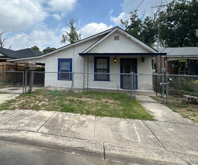 Primary Photo - 239 Hawthorne St