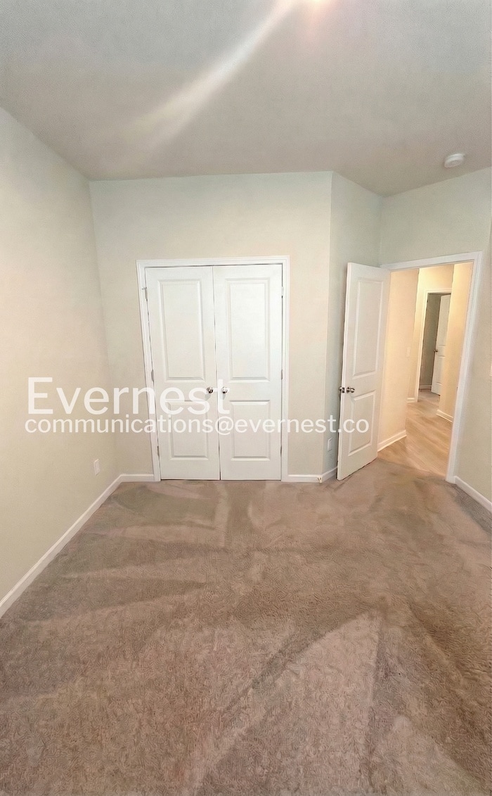 Building Photo - 105 Culver St